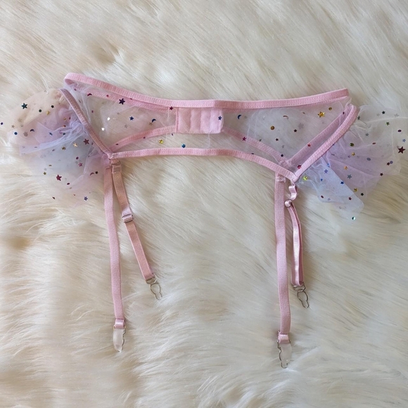 Garter Belt - Picture 4 of 6